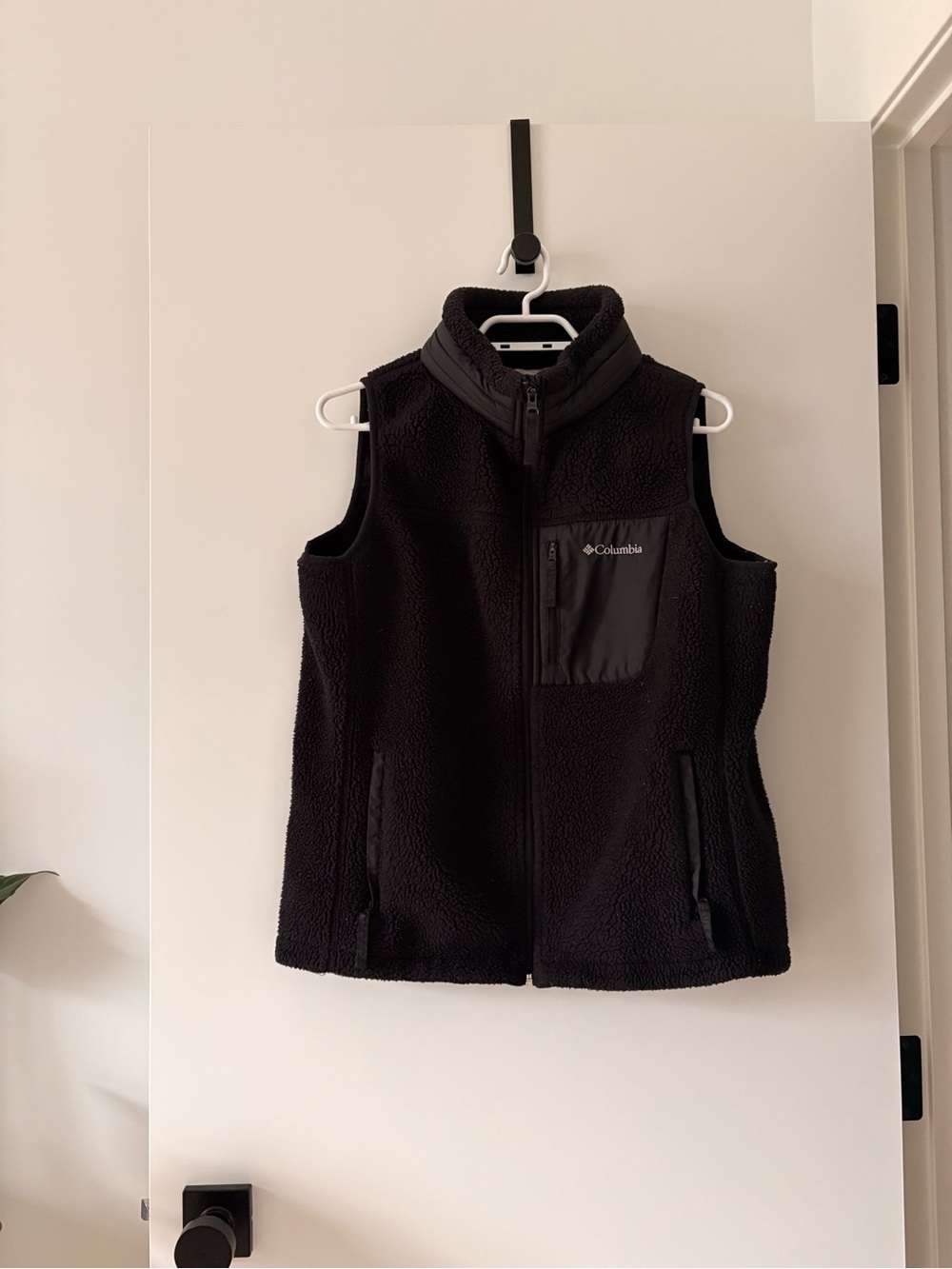 Columbia Black Sherpa Fleece Vest with Chest Pocket